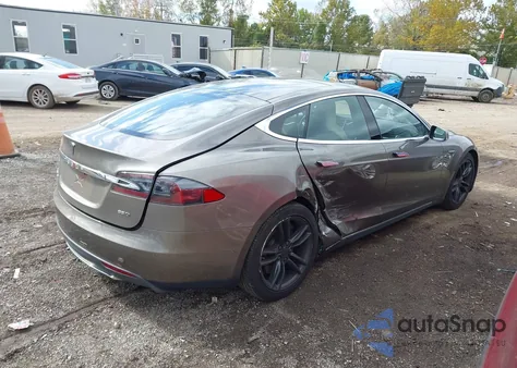 2015 Tesla Model S 70D/85D/P85D z USA, uszkodzony, nr VIN 5YJSA1E27FF111998